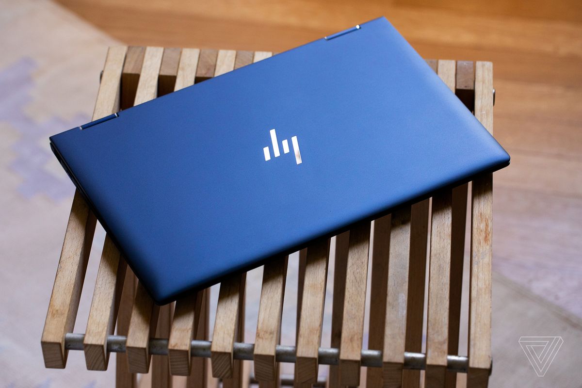 The HP Elite Dragonfly’s lid from above.