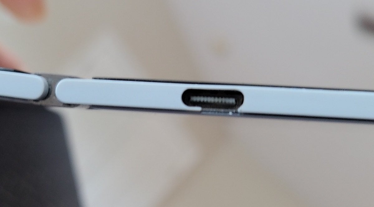 This may be the solution for the fragile Surface Duo USB-C port