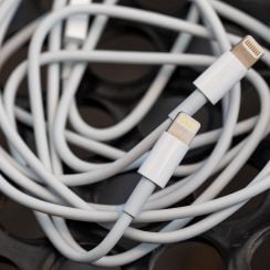 Apple not switching to USB-C iPhones in the near future, according to Ming-Chi Kuo