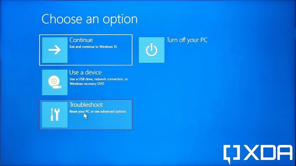 Windows 11 Advanced startup menu with troubleshoot option highlighted