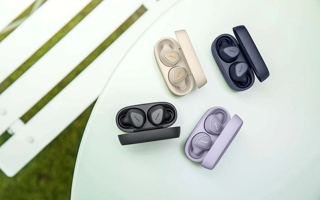 Jabra Elite 3 earbuds in different colored cases
