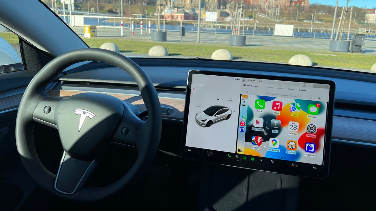 Tesla with CarPlay or Android Auto running