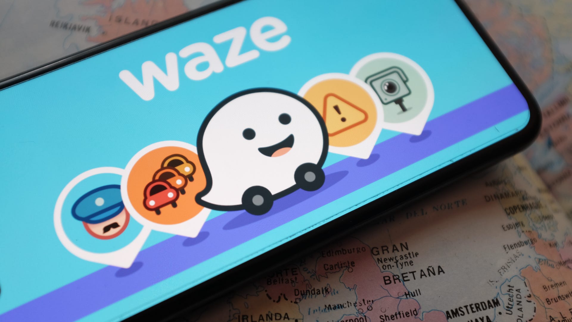 Waze Is Lagging on Android Auto and CarPlay, It’s Not Just You