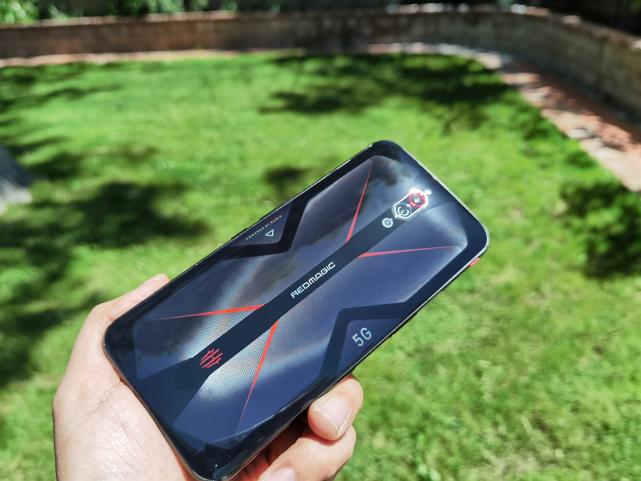 Red Magic 5G Gaming Review: Smartphone Gaming has Never Looked Smoother
