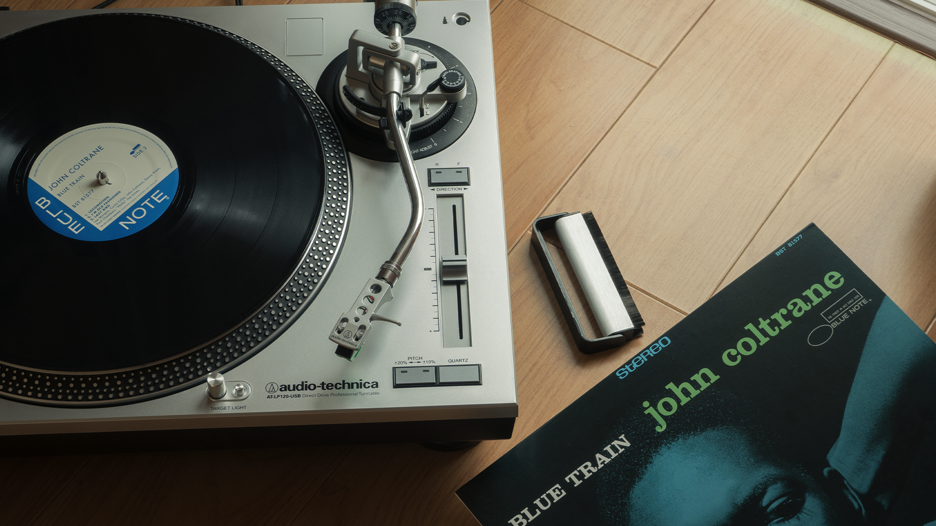 What’s the Difference Between a Turntable and a Record Player?