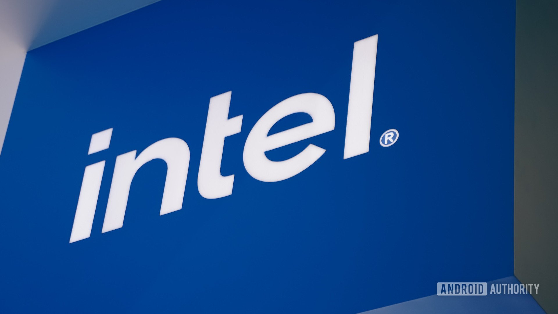 Intel wants to help make Windows play friendly with both Android and iOS