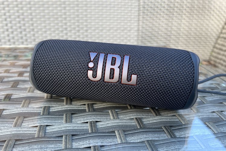 JBL Flip 6 review: Great sound just got better