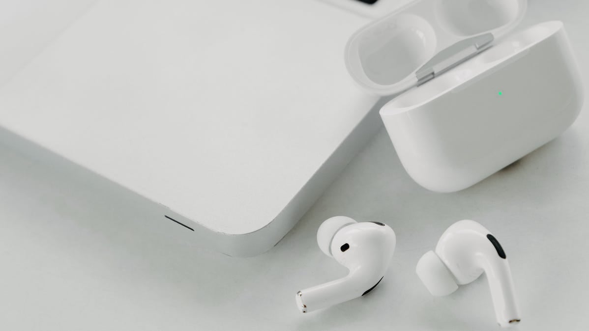 12 AirPods Features You Should be Using