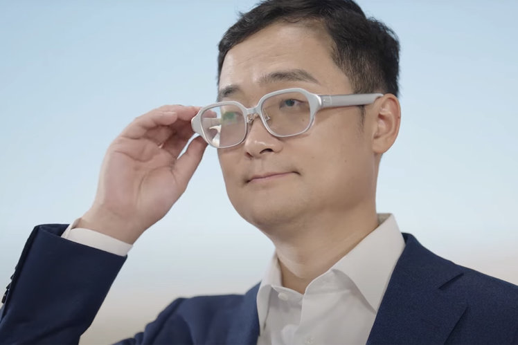 Oppo Air Glass 2 AR glasses debut at Inno Day, alongside MariSilicon Y and OHealth H1 monitor