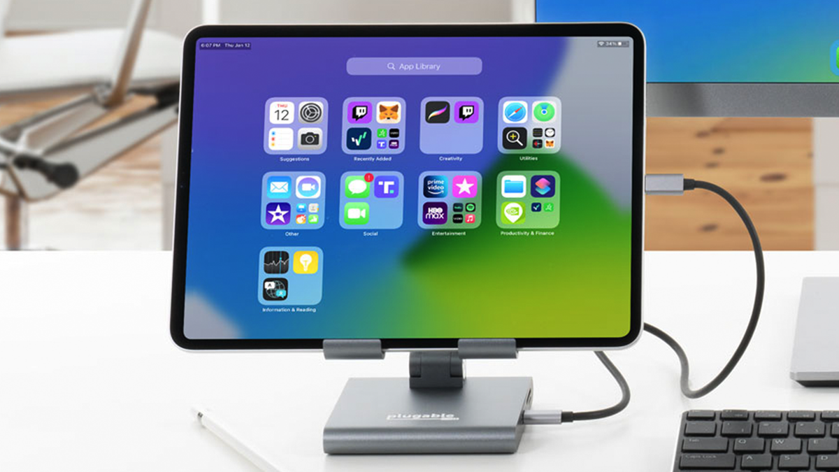 Plugable’s New Dock Turns Your Phone or Tablet Into a Desktop Computer