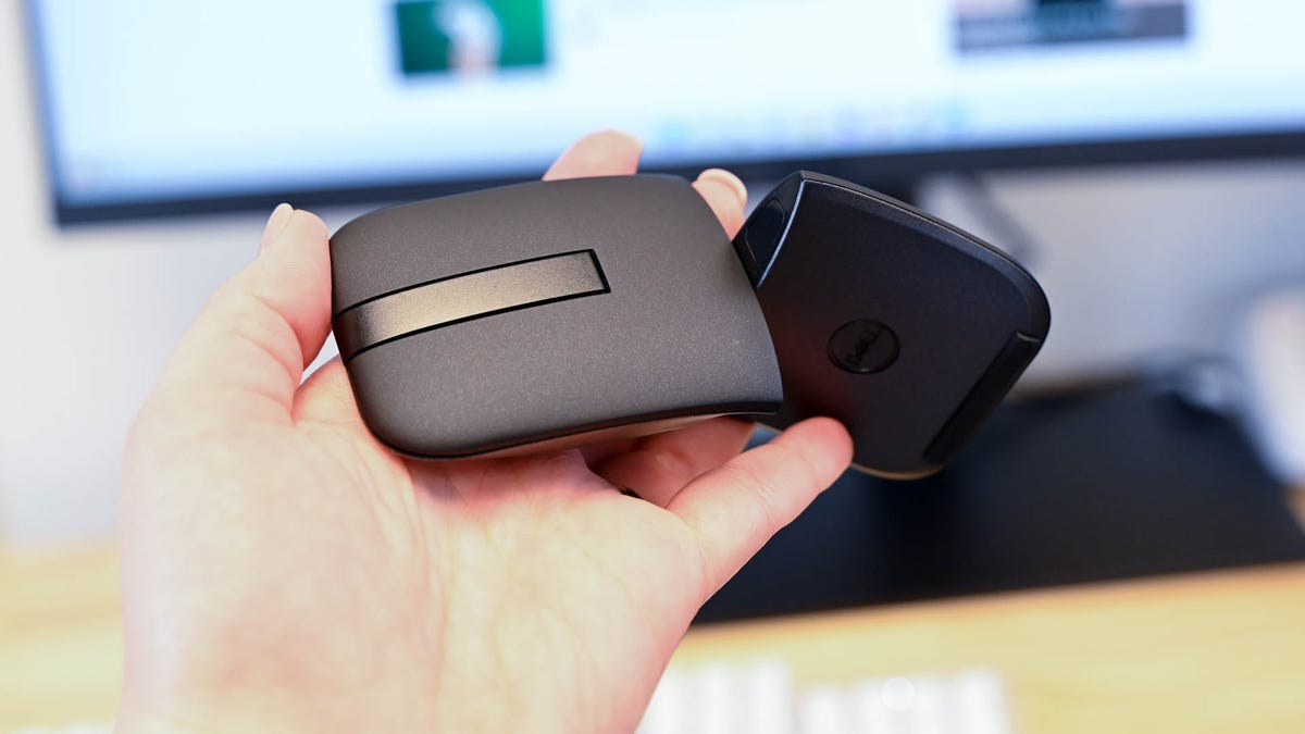 Dell MS700 Bluetooth Travel Mouse Review: Neat, but Heavily Flawed