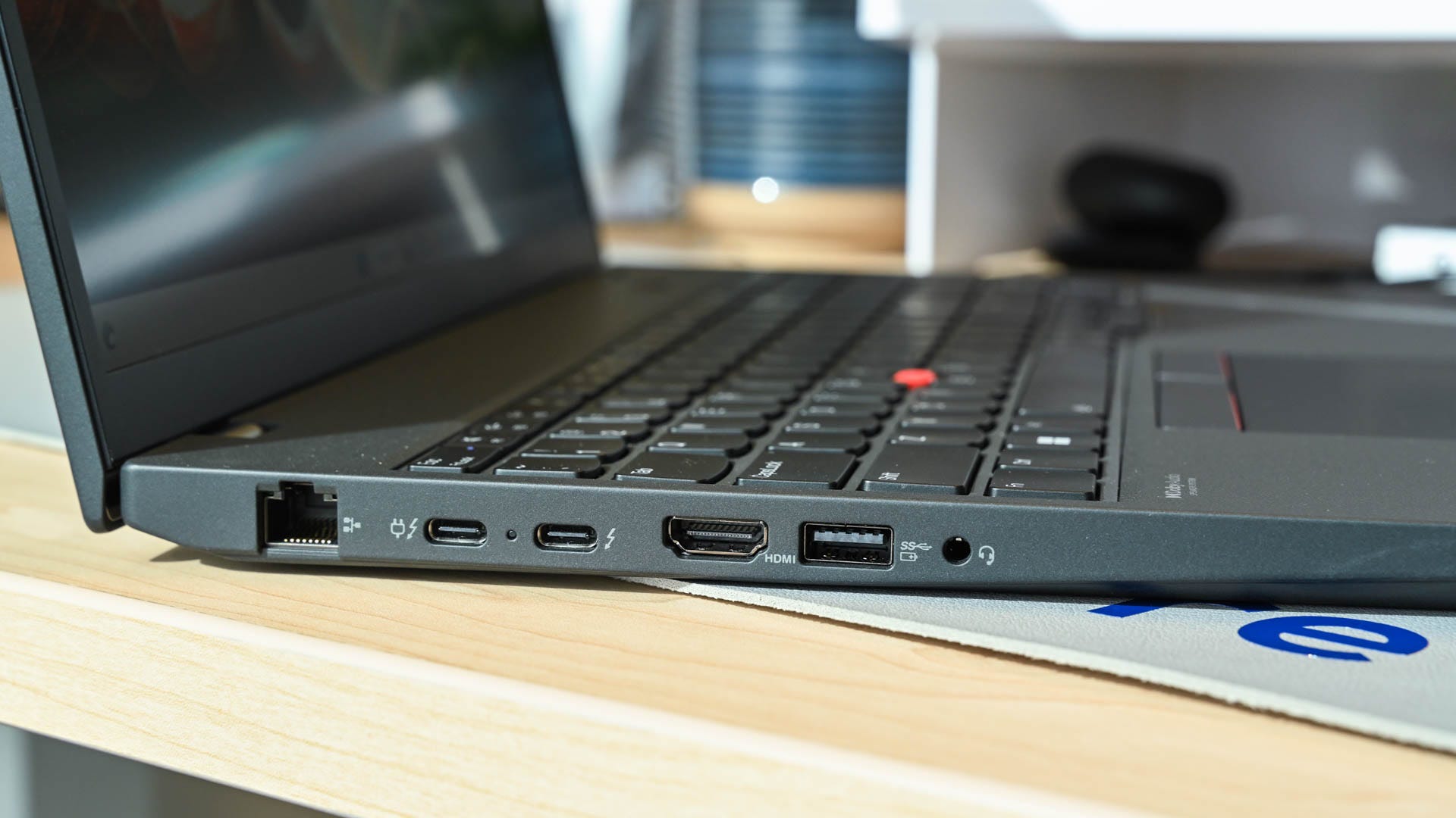 Ports on the side of the Lenovo ThinkPad T16 Gen 1.