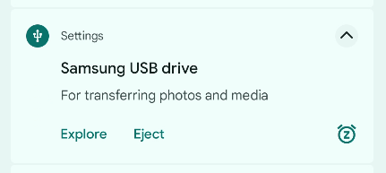 USB drive notification.