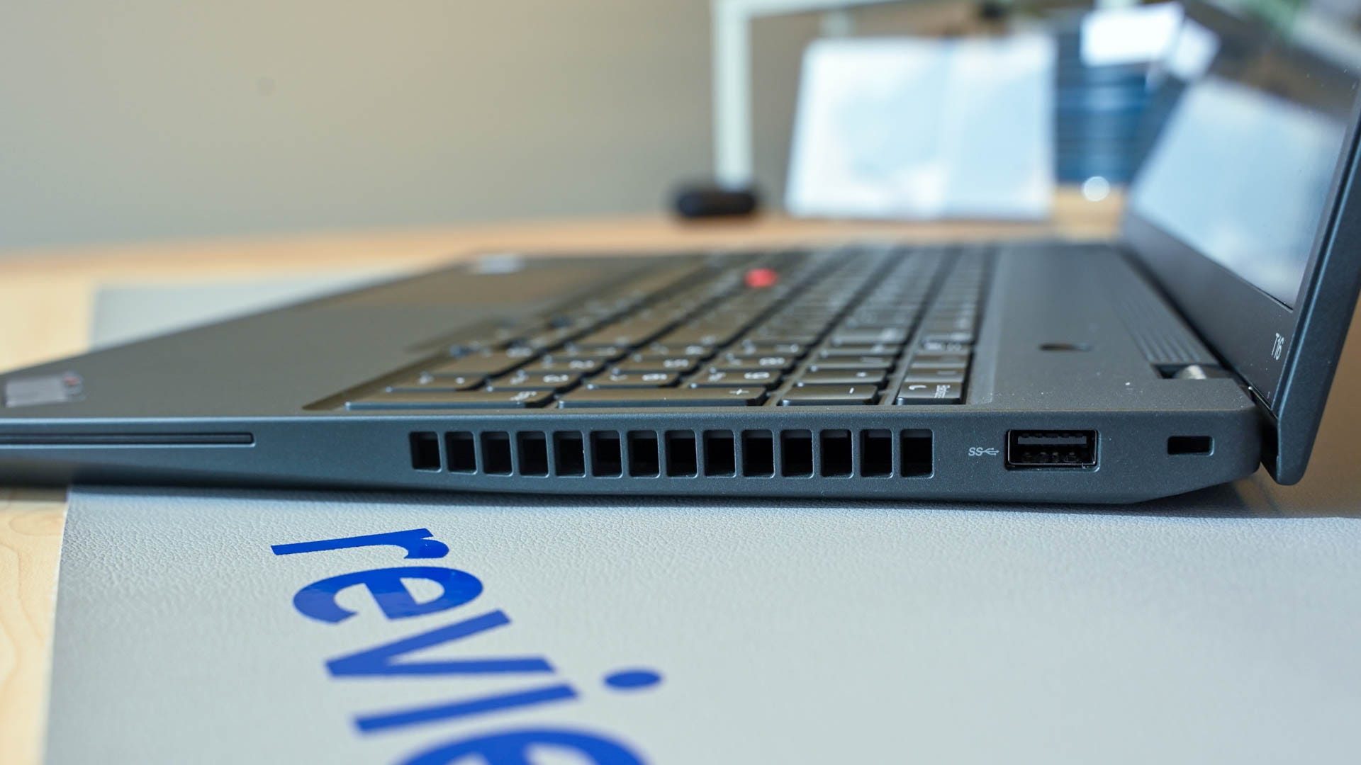 An SS USB port on the Lenovo ThinkPad T16 Gen 1.
