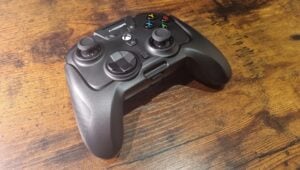 review:-the-powera-moga-xp-ultra-is-an-xbox-controller-swiss-army-knife