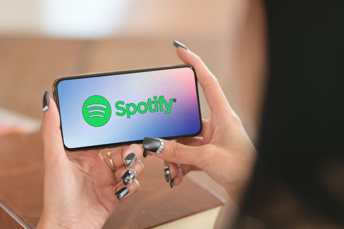 Spotify is testing an ‘Offline Mix’ feature that will download songs to your device for offline playback