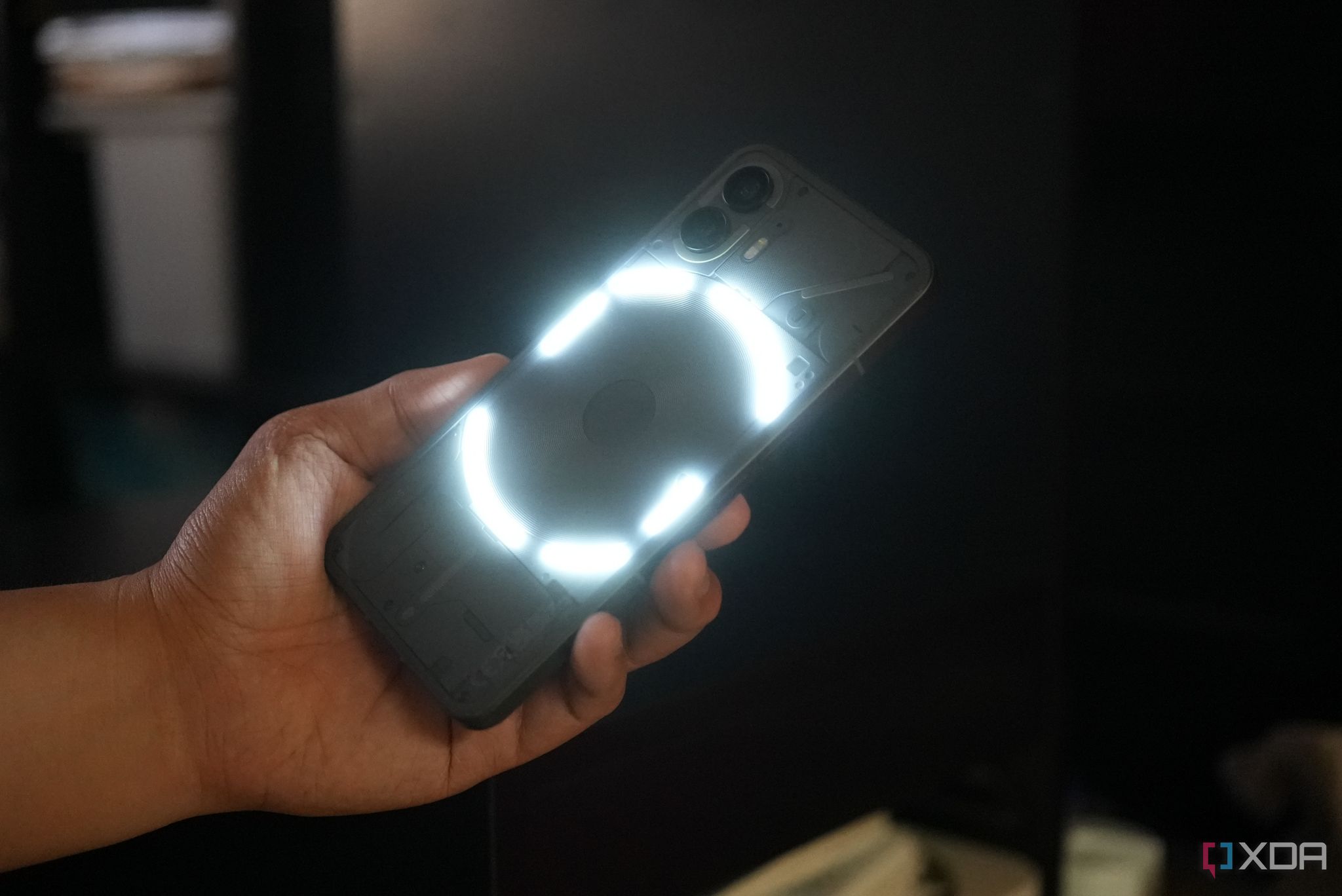 How to use the Nothing Phone 2 Glyph as your flashlight