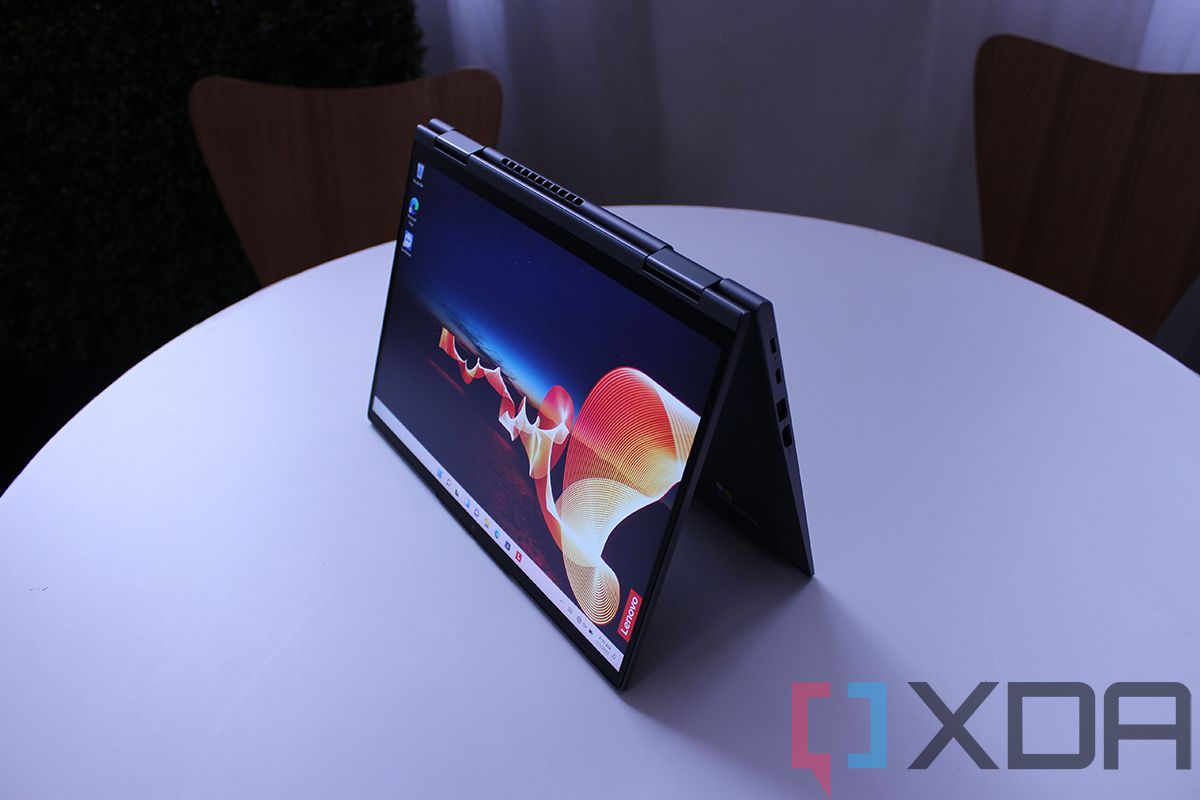 Best docking stations for Lenovo ThinkPad X1 Yoga Gen 8 in 2023