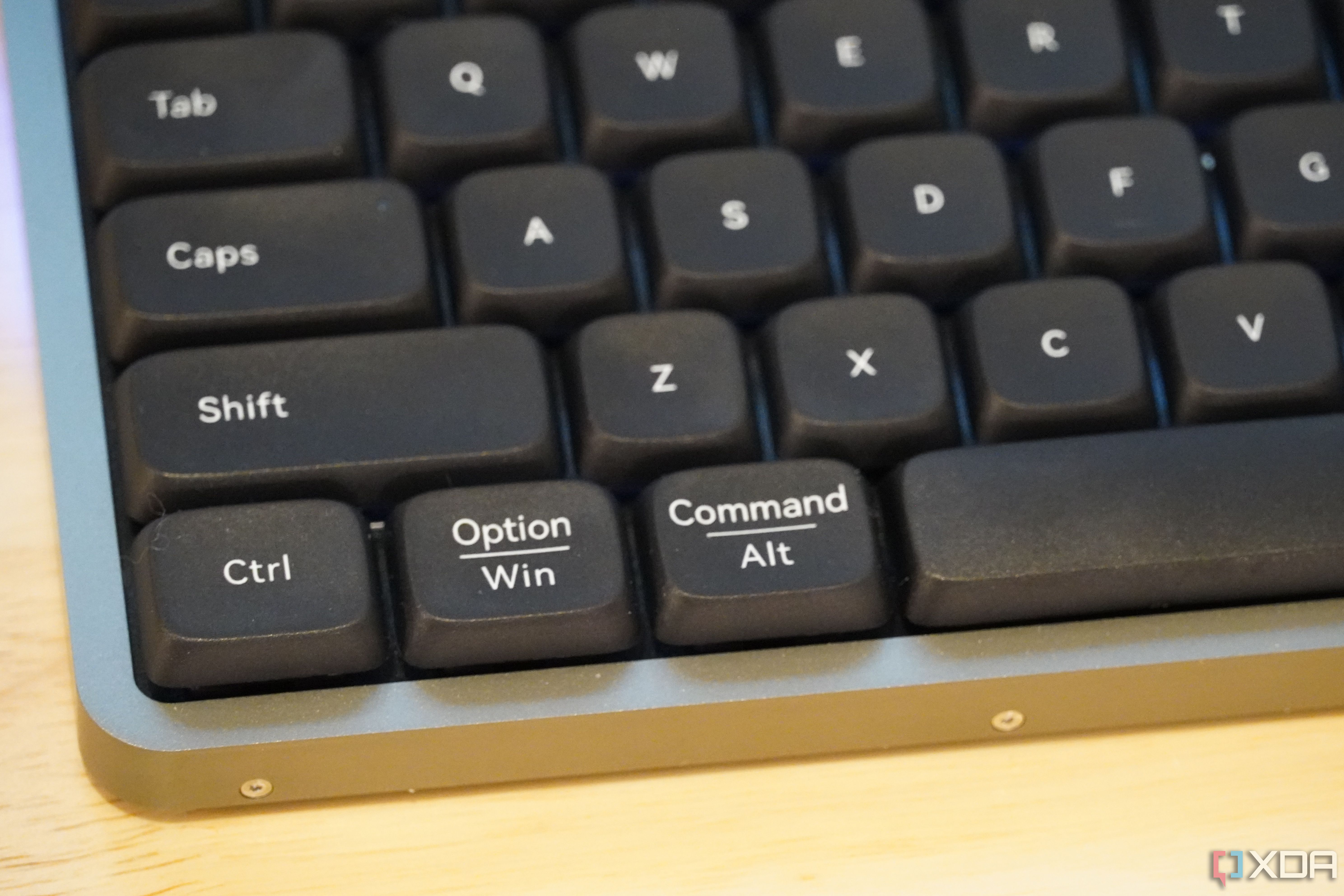 The dual macOS and Windows layouts on the Lofree Flow keyboard.