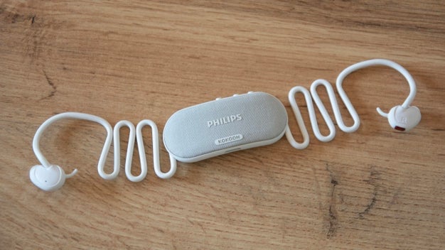 Philips Sleep Headphones with Kokoon review - earbuds angled