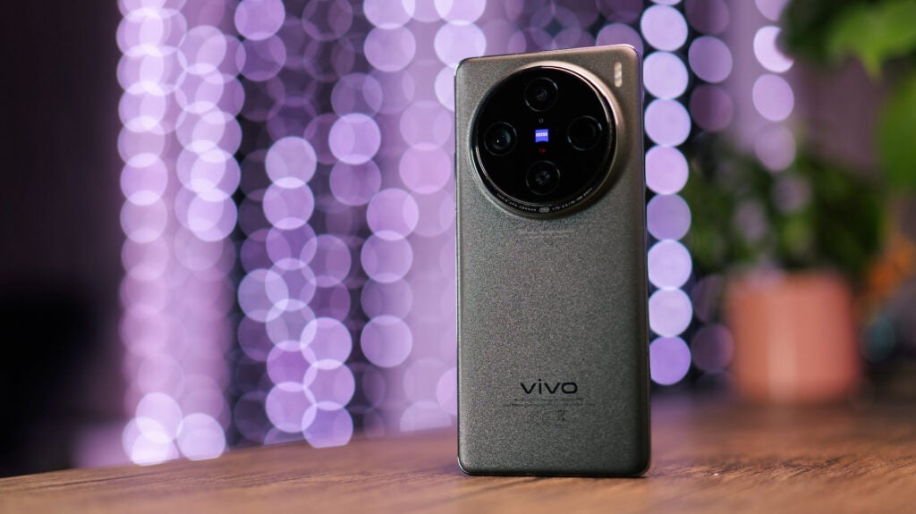 vivo-x100-pro-review:-next-level-camera-tech