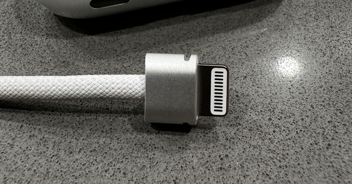 Apple’s Vision Pro battery pack is hiding the final boss of Lightning cables
