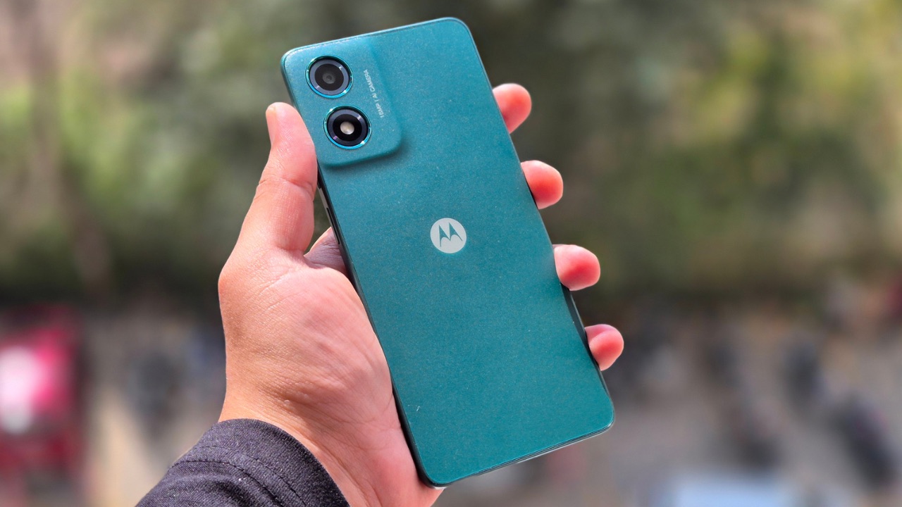 Moto G04 Review: Banking On Design