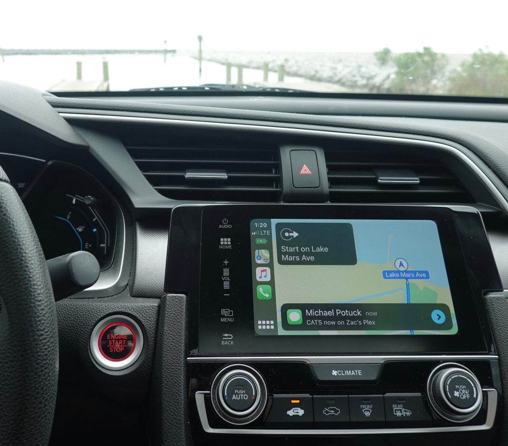 this-wireless-carplay-adapter-for-iphone-actually-works