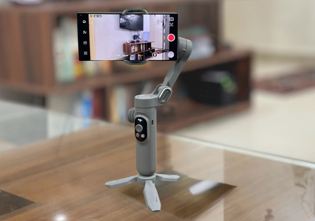 izi-go-x-gimbal-review:-beginners-ticket-to-cinematic-smartphone-videography